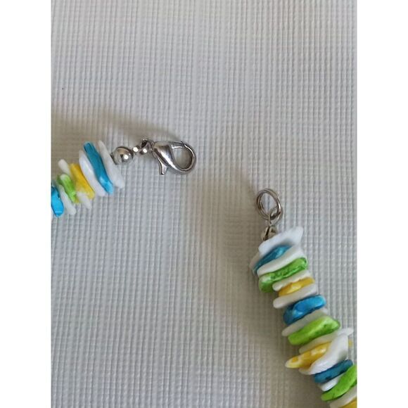 Blue and Green Single Strand Stacked Shell Shard Pieces Choker Style Necklace - Picture 8 of 9